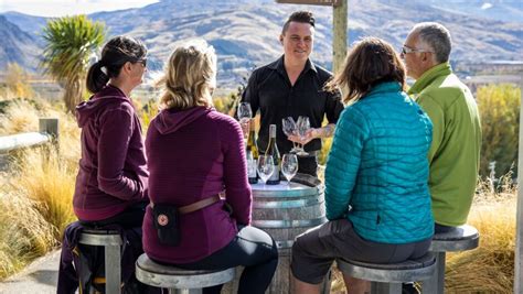 Kiwi Journeys - Winery Tour - Cromwell to Bannockburn | Activities ...