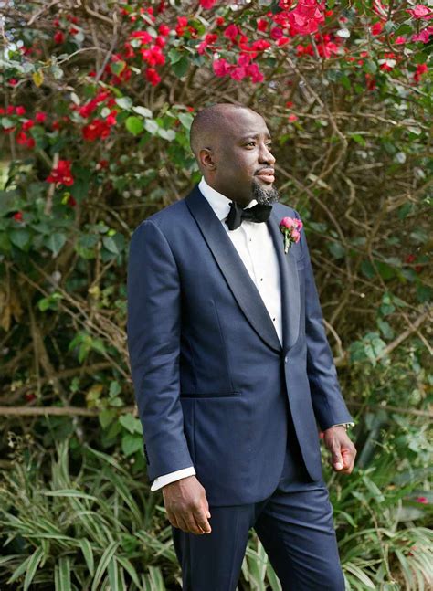 Navy blue and black wedding party | Beachweddingtips.com