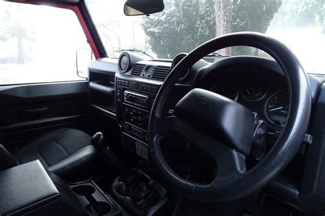 LAND ROVER DEFENDER 110 XS S/W 7 SEATS