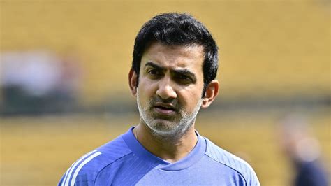 அவசரமாக தாயகம் திரும்பினார் கவுதம் கம்பீர் | Gautam Gambhir returned ...