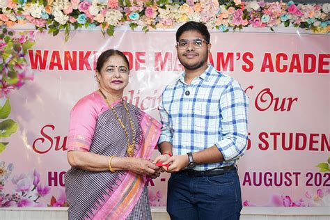 Wankhede Madam's Academy | Gallery - NEET & JEE Toppers, Student ...