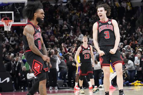 NBA: Josh Giddey hits miracle shot at buzzer as Bulls edge Lakers
