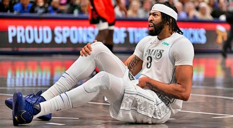 Anthony Davis Faces Tough Injury Decision After Kyrie Irving’s ACL Tear