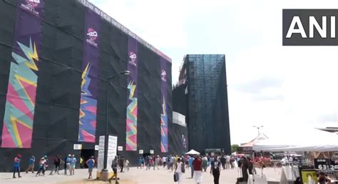 Bulldozers arrive to dismantle Nassau County International Stadium ...