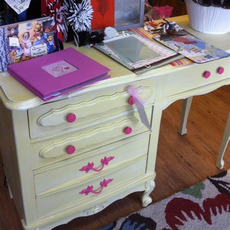 Girls Room Desk 的图像结果