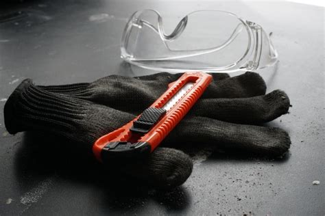 Box Cutter Safety 的图像结果