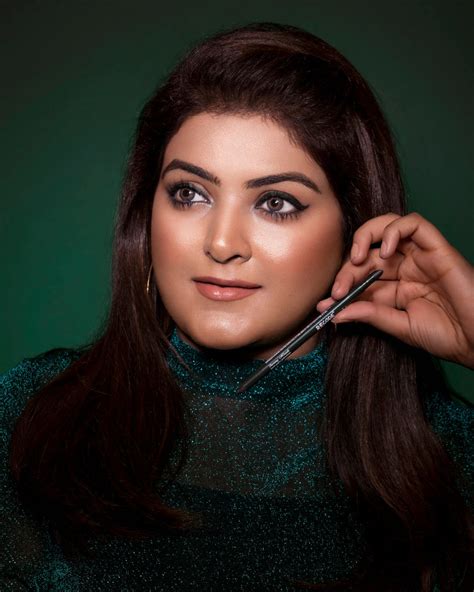 Home All Products Recode Turning Heads Green Crayon Gel Eyeliner Cum ...