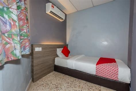 Puri Senyiur Hotel, Samarinda, Indonesia - www.trivago.in