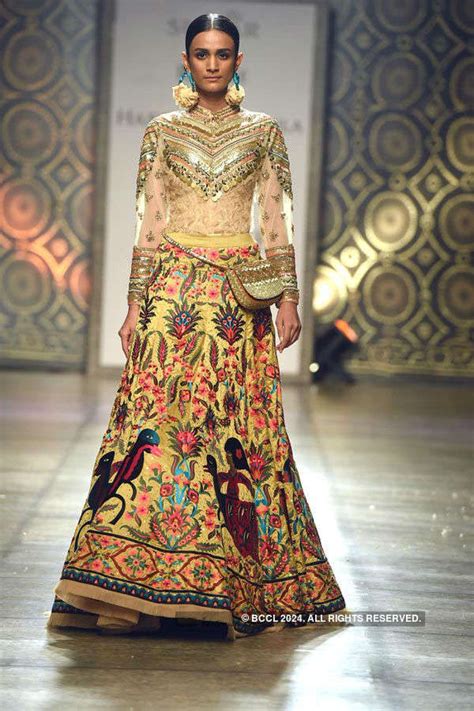 A model strikes a pose for designer duo Rimple and Harpreet Narula ...