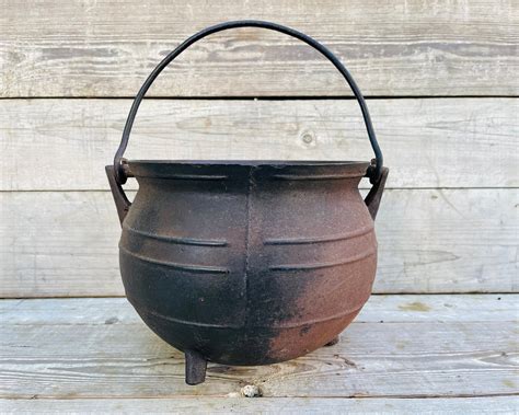 Vintage Iron Cauldron For Sale at Kathryn Ono blog