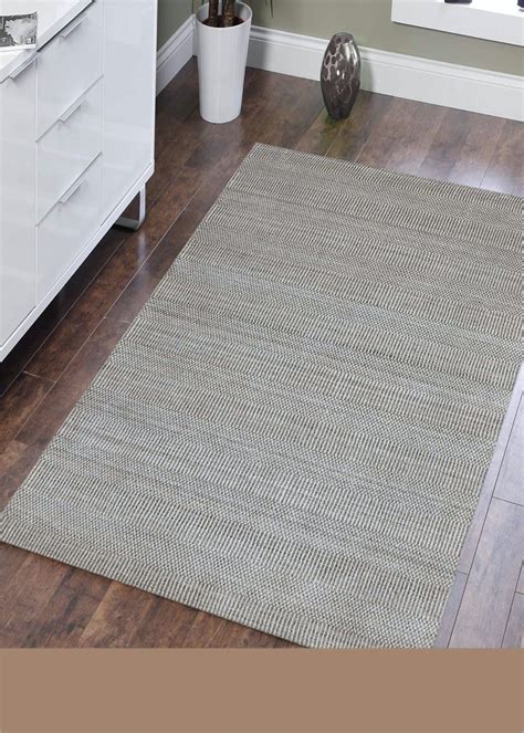 Get Hand Woven Premium Quality Modern Area Rug (4feetx6feet) at ₹ 15599 ...