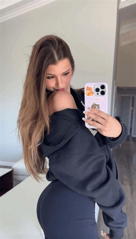 Brooke monk is insanely hot 🥵 : r/jerkofftoceleb