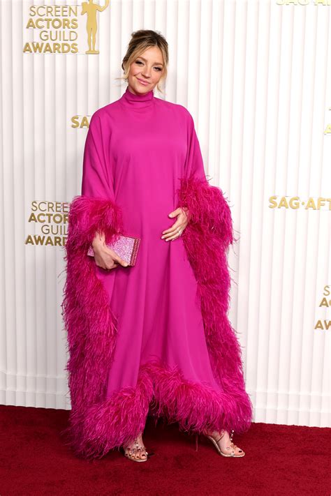 Abby Elliott Shows Off Baby Bump at SAG Awards | POPSUGAR Celebrity