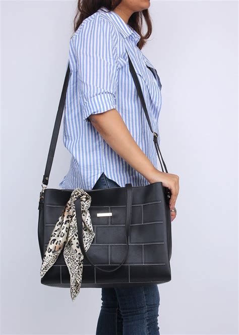 Get Animal Print Scraf Maxi Tote at ₹ 1290 | LBB Shop