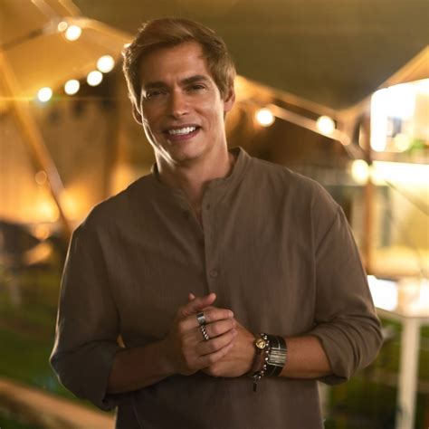 Carlos Baute - Colgando en tus manos (English translation)