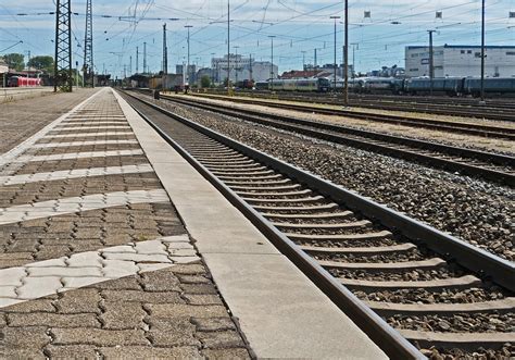 Syrer als Messerstecher im Zug - UnserTirol24