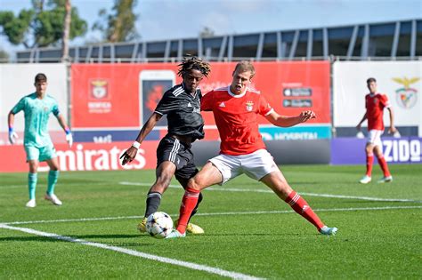 Youth League Benfica-Juventus 2-3: Mbangula e Hasa la ribaltano