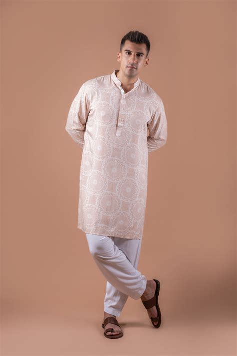 City's first 'made-to-order' or be-spoke' footwear services – Artimen