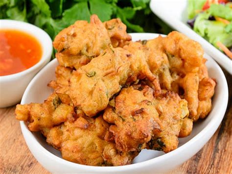 Индийская луковая пакора - рецепт ароматной закуски во фритюре: из ...