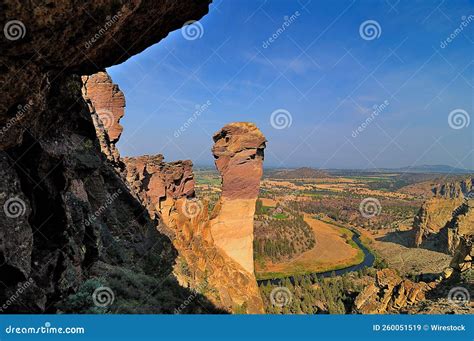 Monkey Face Smith Rock
