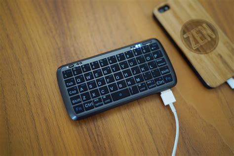 Rezultat imagine pentru Mini Bluetooth Keyboard