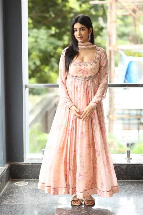 Pragati Srivastava : పంజాబీ డ్రెస్‌లో ప్రగతి పరువాలు.. | Pragati ...