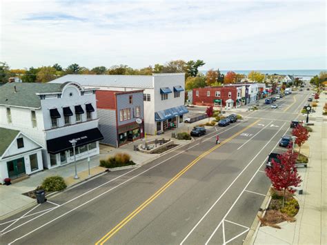 BEST DINNER OPTIONS IN NEW BUFFALO, MICHIGAN - The Neighborhood Hotel