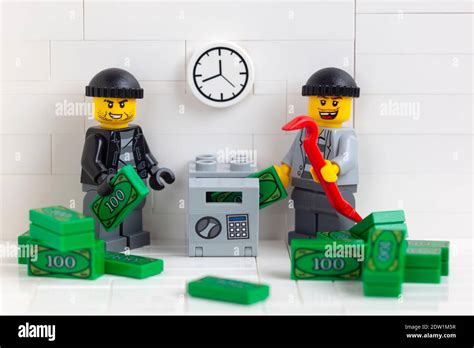 LEGO Bank Robbery 的图像结果