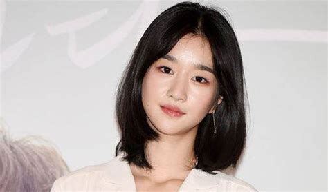 Seo Ye-ji Biography - Facts, Childhood, Family Life & Achievements of S ...