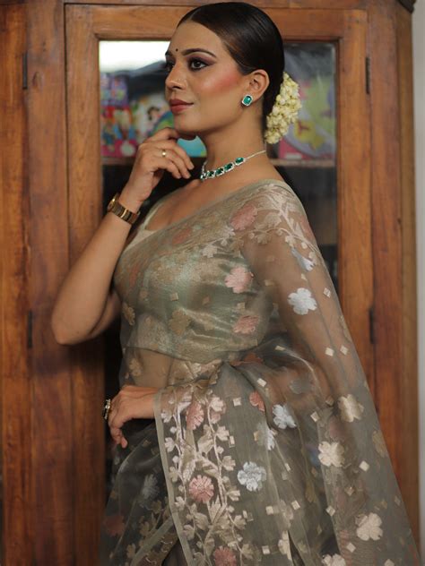 Banarasee Kora Muslin Saree With Zari Jamdani Weaving-Grey