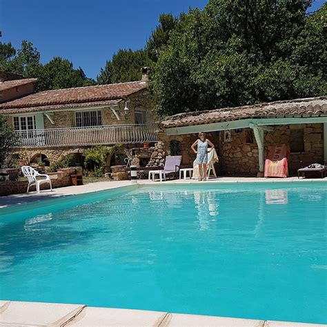 LE MAS DES CHENES (Rognes) - B&B Reviews, Photos, Rate Comparison ...