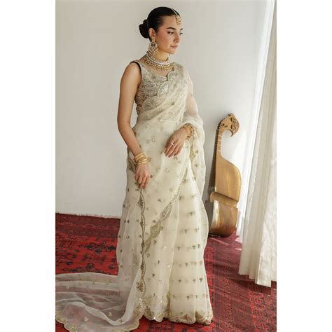 WHITE OUTFIT | DYOT – Chaand Tara
