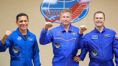 American, Russians to blast off for ISS as war rages in Ukraine - Times ...