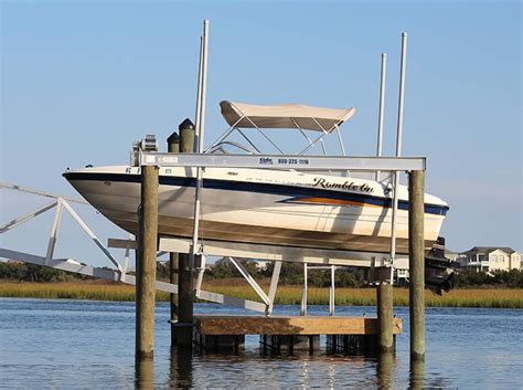 20,000 lb Aluminum 4-Piling Boat Lift