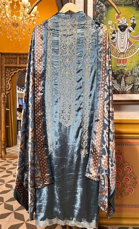 Mahnoor-é-Velvet Suit (Blue) – Vastra Official