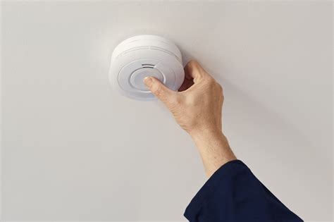 What Do 2 Beeps On A Smoke Detector Mean? | Storables
