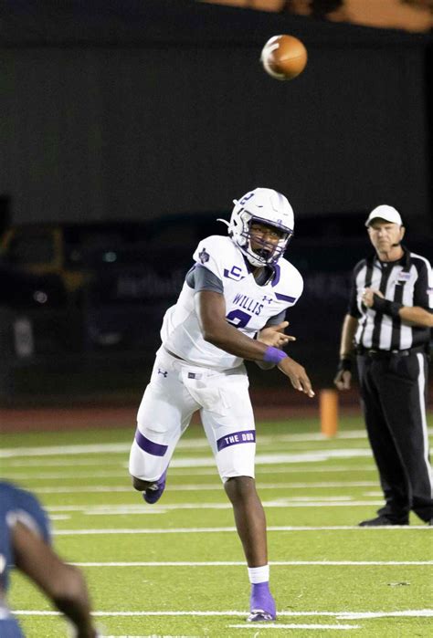 Sensational sophomore QBs headline The Woodlands, Willis game
