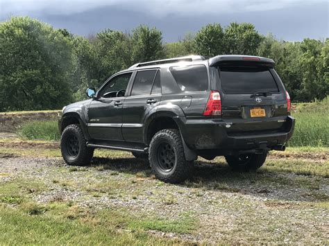 My '08 V8 with Icon Stage II, Black Rock Yumas and BFG KO2s 275/70/r17 ...