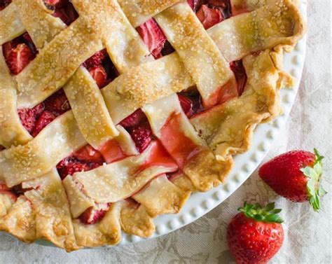 Strawberry Rhubarb Pie Recipe | SideChef