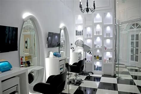 salon terdekat dari lokasi saya