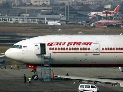 Air India Flight 171,ఏటీసీతో సంబంధాలు తెగిపోయిన విమానాన్ని ఎస్కార్ట్ ...