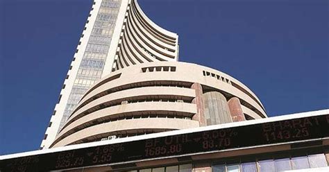 Opening Bell: Tracing mixed global cues, markets open on a flat note