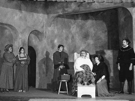 Sights and Sounds – Candlelight Theater Delaware