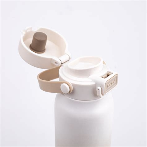 Dodge - Vacuum Bottle 580ml (White/Cream) — Mango