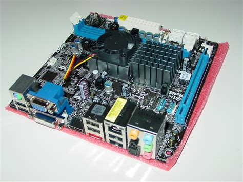 ASUS E35M1-I Fusion AMD E-350 APU (1.6GHz, Dual-Core) AMD Hudson M1 ...
