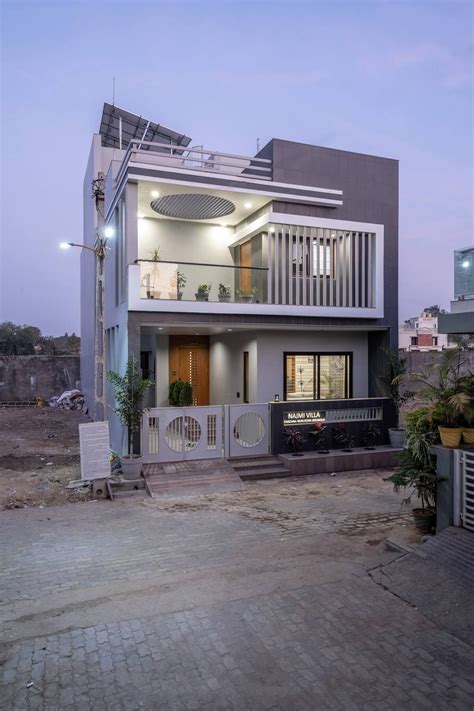 J House, Dahod, India by Arch Triangle | Indian house exterior design, Small house front design ...