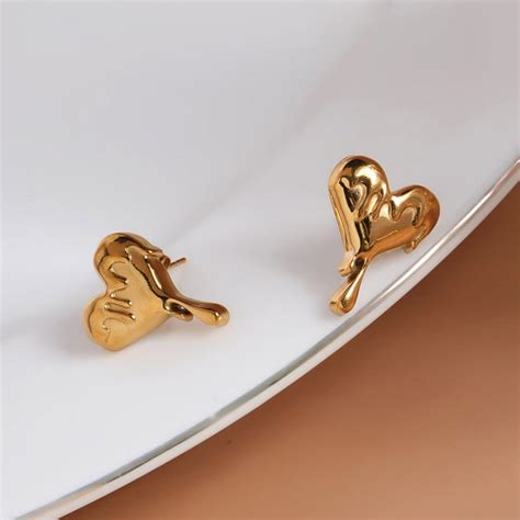 Dripping Heart Stud Earrings – PALMONAS