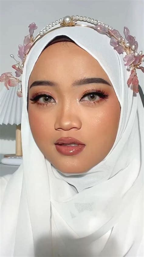 Hijabi makeup (bride)