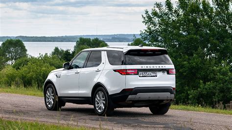 Land Rover Discovery 2019 Petrol S Exterior Car Photos - Overdrive