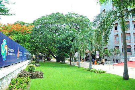 Saveetha Dental College: Courses, Fee Structure, Eligibility, Admission